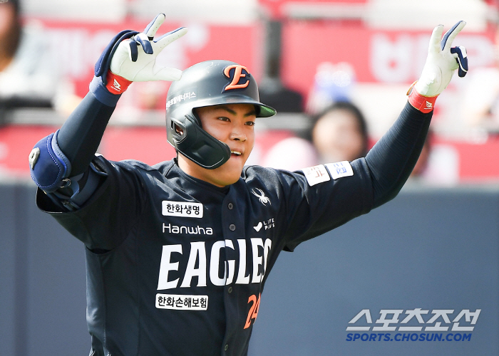 This is MOON's pick! 2 strikeouts in the opening round, Lim Jong-chan, the first solo shot, a reversal 