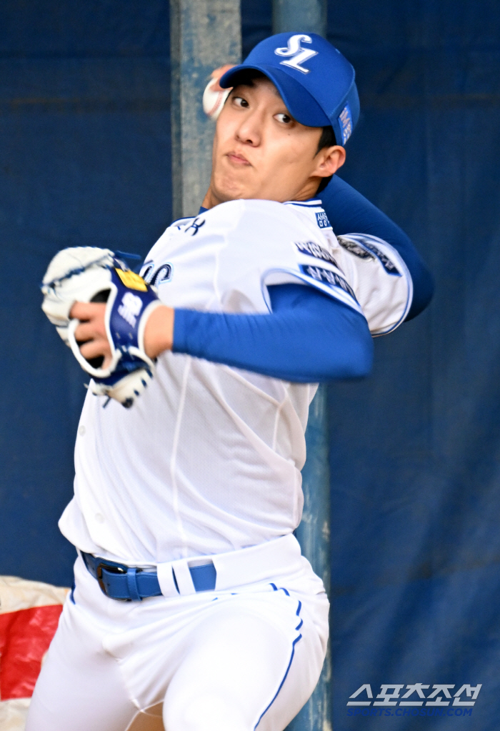 Won Tae-in, who joined the Doosan match next weekend, allowed one run in three consecutive innings with nine hitters in the first game against KIA in the Futures