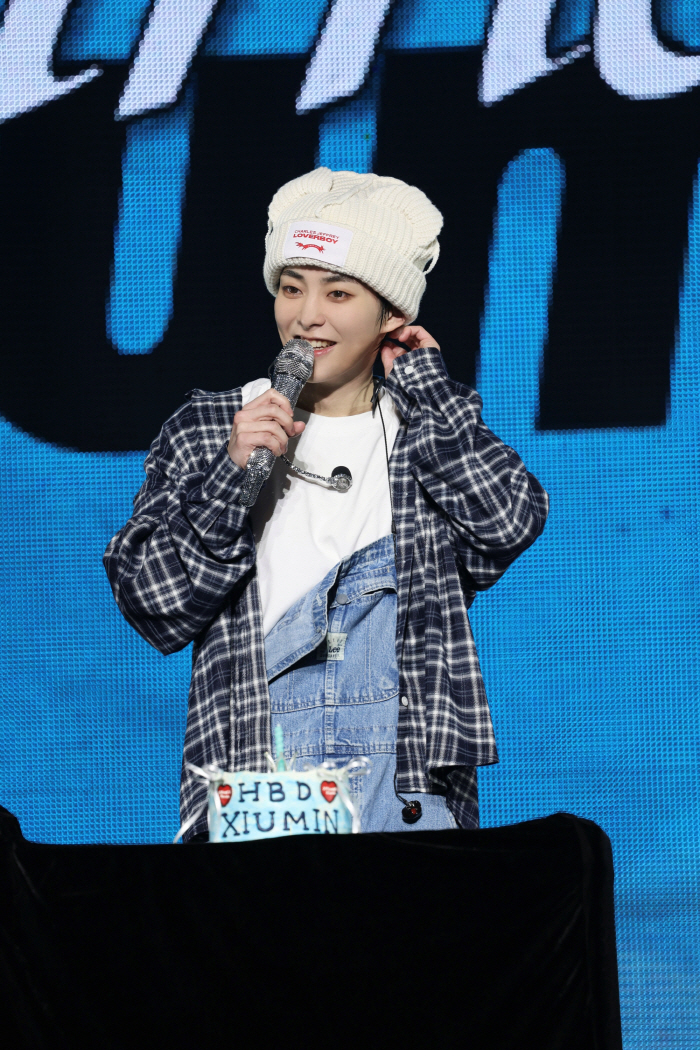 Xiumin Begins Fan Concert Tour in Seoul