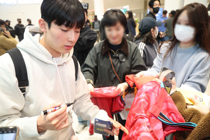  You became a star of Yang Minhyuk! Media focuses on the debut of the Korean national university...Tottenham's top five prospects are dignified