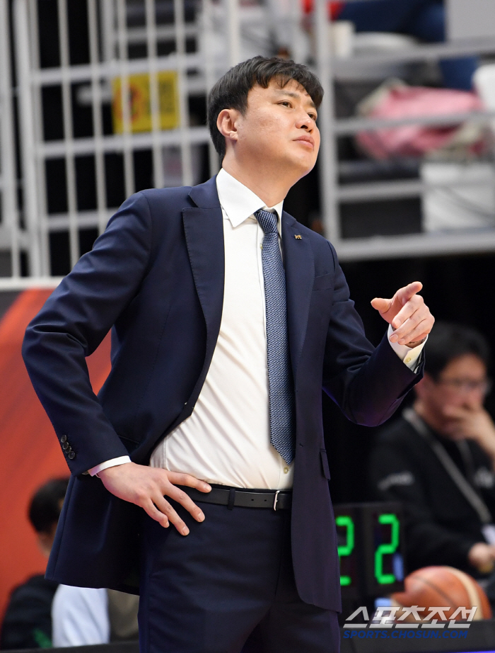  Coach Kim Hyo-beom (defeated in the previous game) My fault for training incorrectly vs Coach Song Young-jin's Jarrell Martin injury OUT