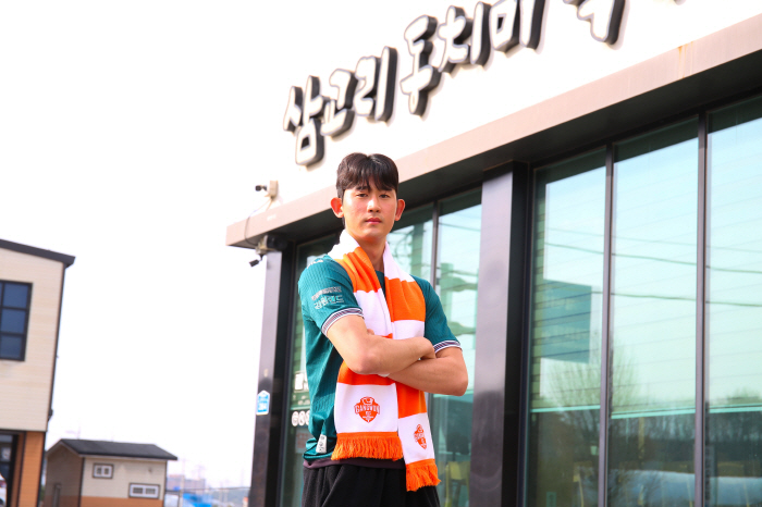 I'm aiming for the next Lee Jiho Kangwon FC Recruited College Student Rookie GK Hong Jin-hyuk 