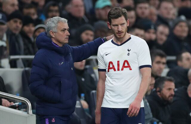  Son Heung-min must be sad, too. Tottenham legend, who contributed the most to SON Puskas, is proud of my career in retirement