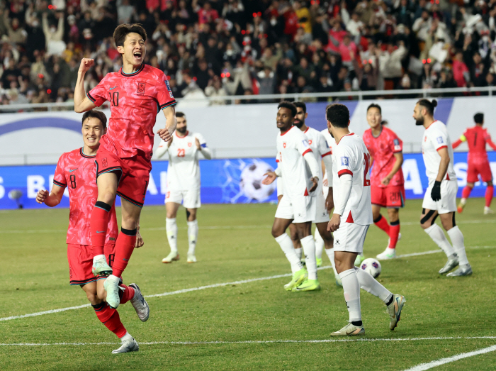  I don't have a World Cup ticket Hong Myung-bo and Lee Jae-sung failed to defend their first goal and drew 11 against Jordan → No win in March...a shaky lead