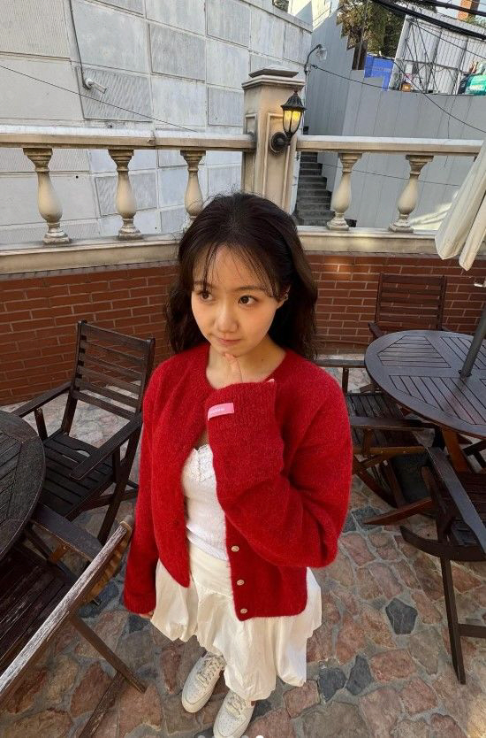  'Bbang-kku-ddong-kku' is now bye...26-year-old Jin Jihee, how mature she is