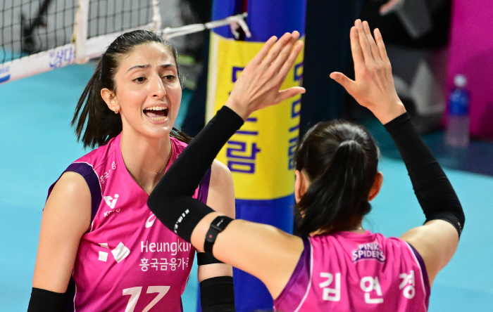 Kim Yeon-koung is cool.. Last dance! Last round! Heungkuk Life Insurance's defeat by Jeonggwanjang is a drama that turns the tables! There's only one win left until the combined championship.