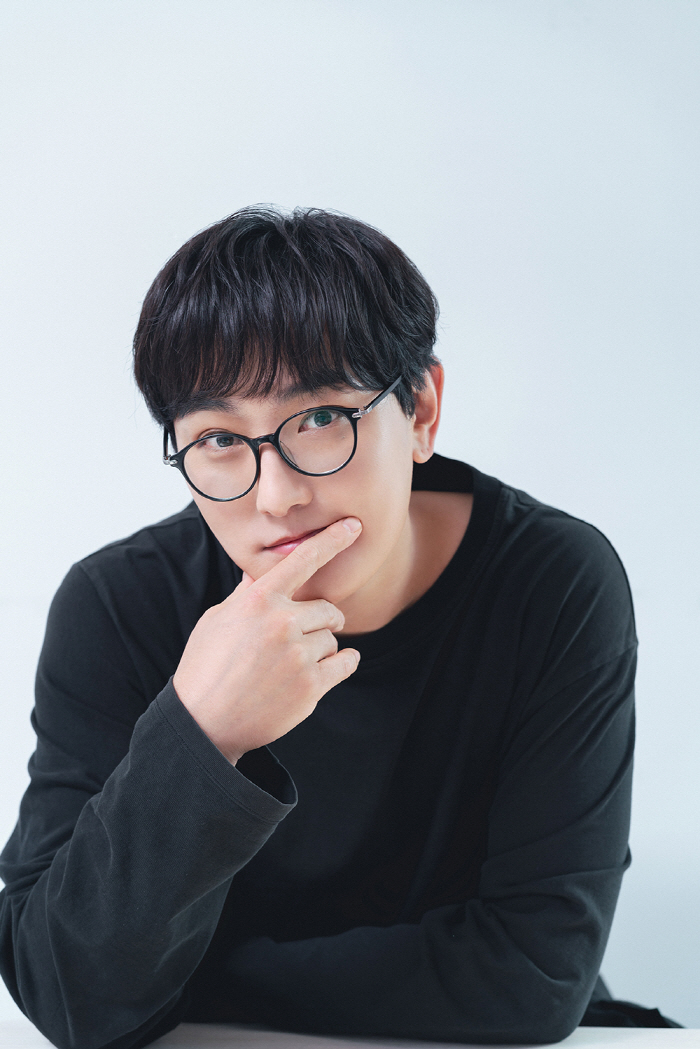  Kangta Re-signs with SM...30 years of history together