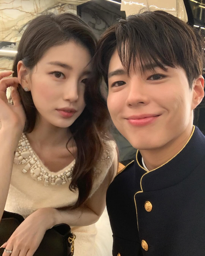 Park Bo-gum X Su-ji, the couple's chemistry is still in the romantic relationship pose