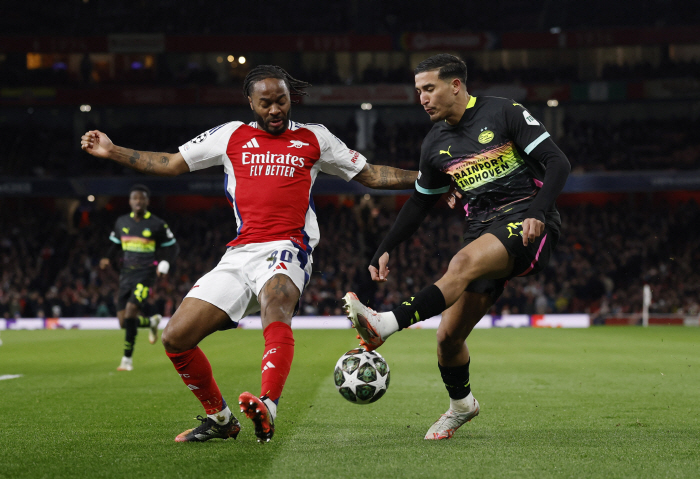 He was on par with Son Heung-min, but he scored 123 goals in his EPL career, and the shock collapse of Super Crack is incomparably terrible