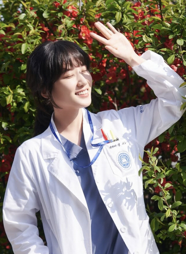  Where did Park Eunbin go like the sunshine of a spring day? A drastic transformation of clear-eyed light in a bloodbath