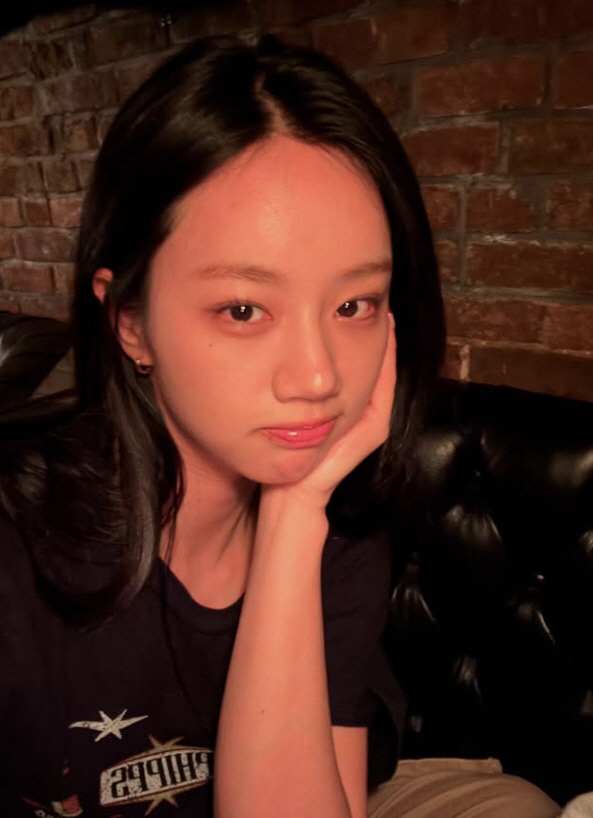 Young & Rich Hyeri, travelling to New York is hip..He's good at counting dollars