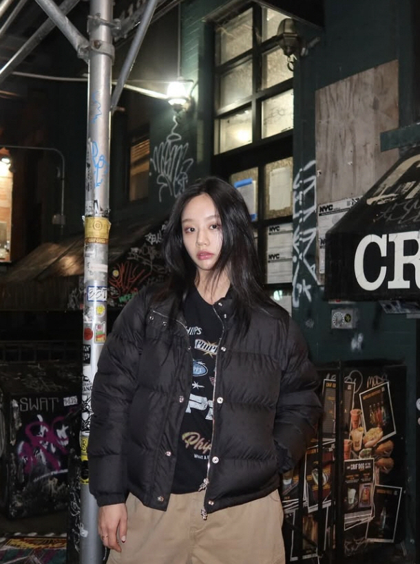  Young & Rich Hyeri, travelling to New York is hip..He's good at counting dollars