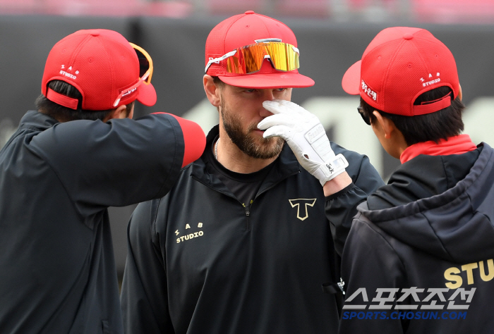 Wake up your big guns, home run instructor Wizdum (Gwangju site) Byun Woo-hyuk is trying to learn at least one more