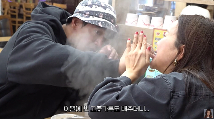 Baek Ji-young, the blood gun on the towel, is on the red light? Pus like earthworms come out (Baek Ji-young) 