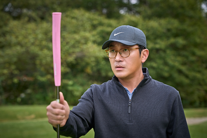 Baekdusan Mountain's 8 Million Popularity Star...Robbie Ha Jung-woo vs. Lee Byung-hun met again at the theater in April