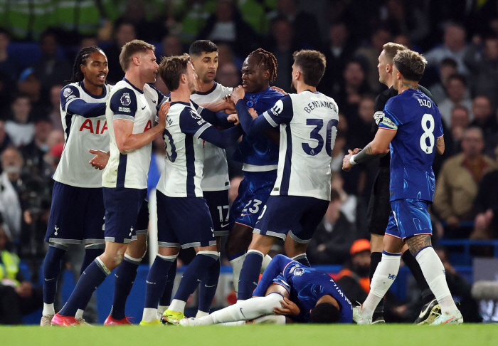 Can't you hear the captain Son Heung-min? What's wrong with Bentancourt? You're not listening to me