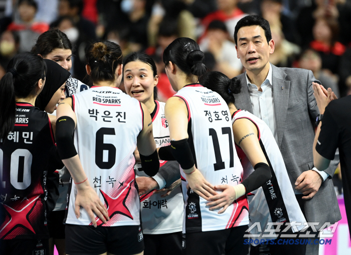 Coach Ko Hee-jin said, 'I'm joking and sincere. One more game, Kim Yeon-kyung, wouldn't the whole people want it? 