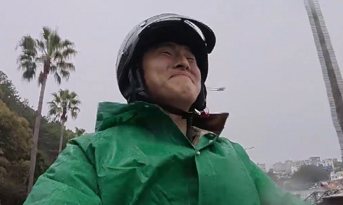 Gian84 is in a panic. Rain  stormy wind on the Otobai (Nahonsan)