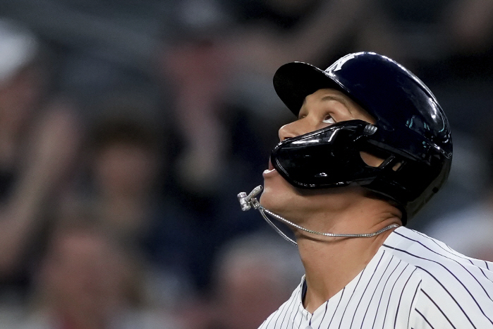The great humiliation of the No. 1 reverse export, the highest number of 9 runs per person, was blocked from using the bat No. 1 in ML with 5 home runs and 15 RBIs