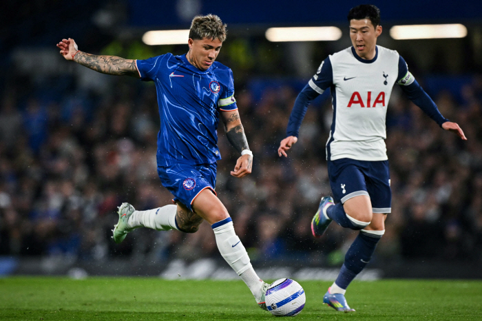 He seemed hesitant to get involved in the game Son Heung-min, who remained silent full-time against Chelsea, could not avoid a barrage of media criticism