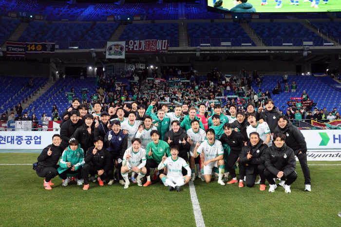 Hyundai is aiming for a series of defeats to Ulsan and Jeonbuk, although it will lead the race alone with a gust of wind as a storm