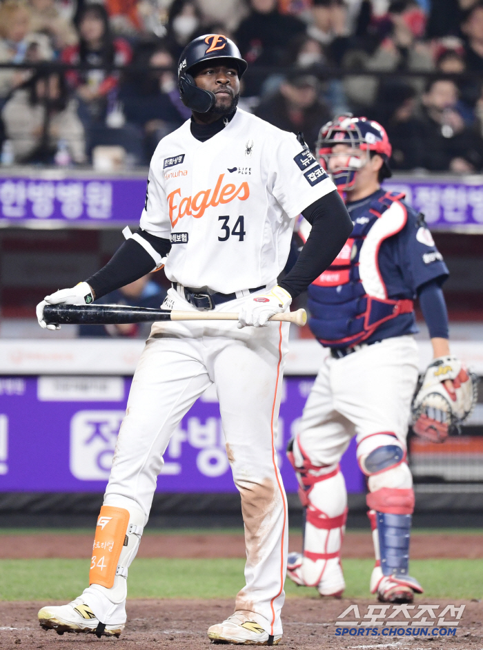 Intentional 4 pitches → Pitcher Grounder The humiliation of NYY's top prospect, eventually changing the batting order... 3 → 6 Take the pressure off