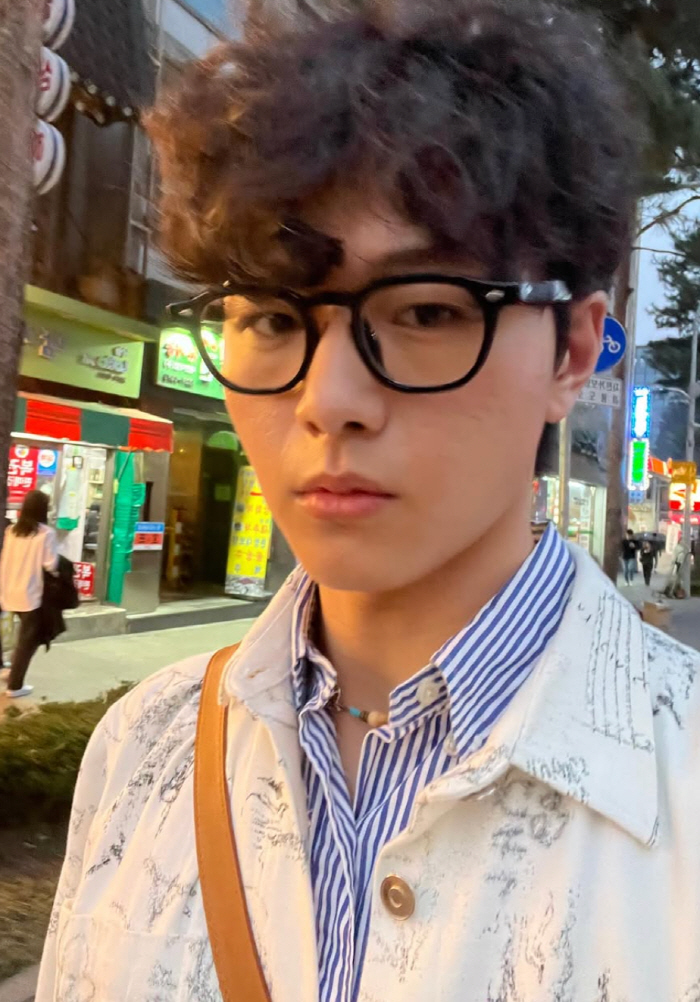 Lee Jong-hyuk, Tak-soo, how handsome he is..You can debut as an actor right away
