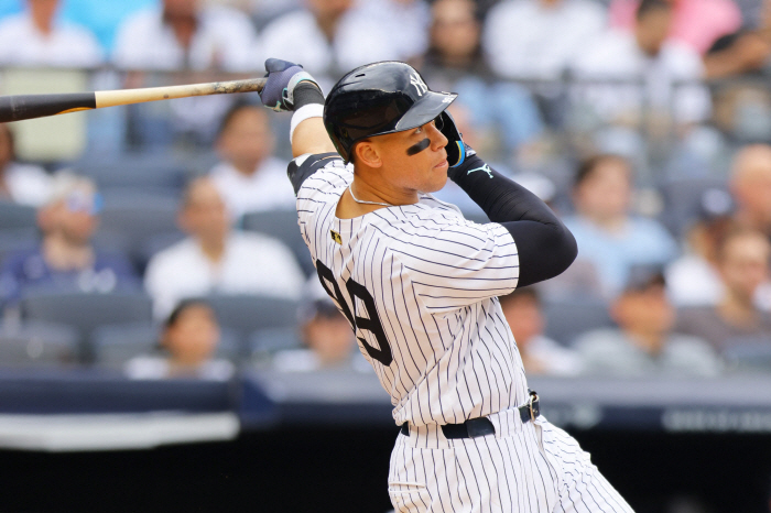 Why do you use it when you're playing well? I don't care. Judge finally opened his mouth. The dignity of the home run king