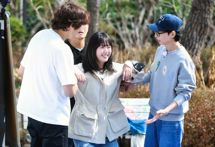 Ji-ye's weight controversy exploded again. 58kg or more? (Running Man)