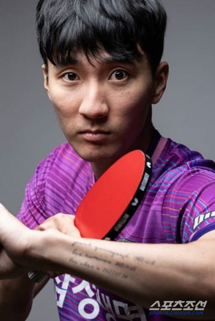 Why are you there? I'm in love with Lee Sang-soo's appeal of table tennis. Chairman Yoo Seung Min today, Sang-soo's day!