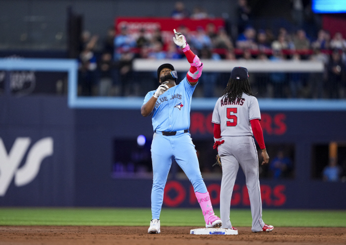 In 2014, 73.2 billion Guerrero Jr. will wear Toronto uniform even at the age of 40 in 2039, Soto → Otaniye ranks third in all time in ransom