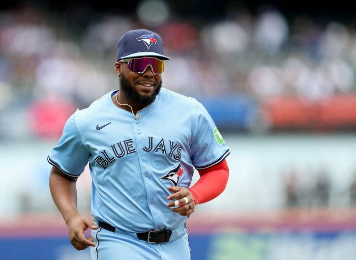 In 2014, 73.2 billion Guerrero Jr. will wear Toronto uniform even at the age of 40 in 2039, Soto → Otaniye ranks third in all time in ransom