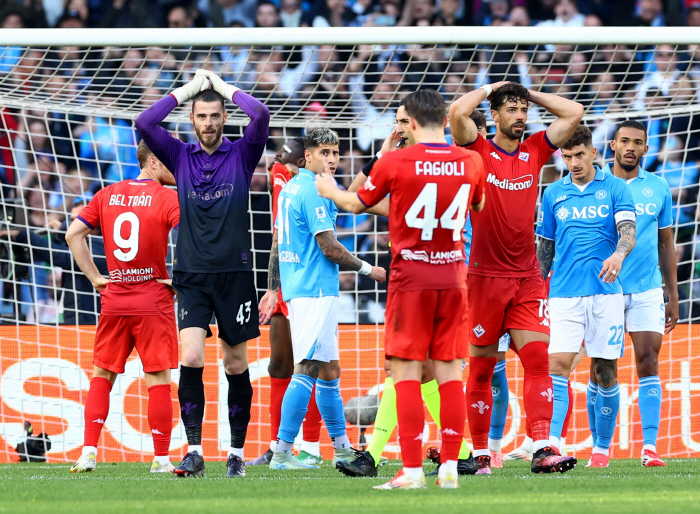Man U for abandoning me? I'm throwing it away, too!Despite the unexpected interest in re-entry, negotiations have begun with his team to extend the contract