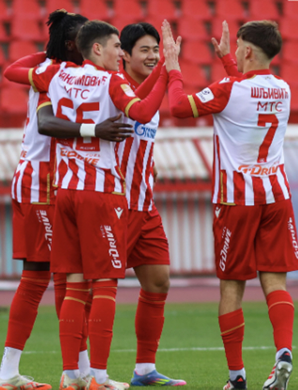 There's a trophy where fullback ace Seol Young-woo goes...Serbia's record for the shortest period of victory 5 years and 5 wins is related