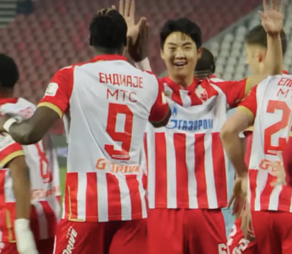 There's a trophy where fullback ace Seol Young-woo goes...Serbia's record for the shortest period of victory 5 years and 5 wins is related
