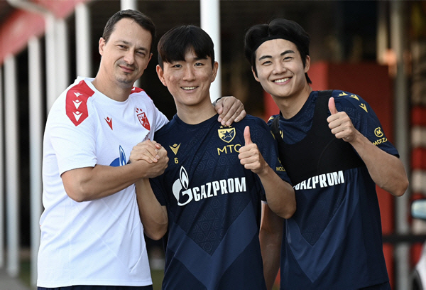 There's a trophy where fullback ace Seol Young-woo goes...Serbia's record for the shortest period of victory 5 years and 5 wins is related