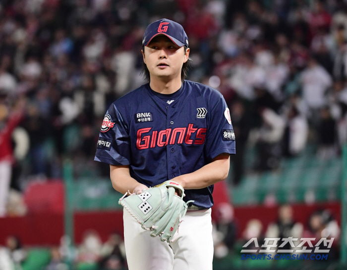 50 → 56 → 127 → 1215 406 Coach Kim Tae-hyung, who looked back at the Battle, missed the timing. 