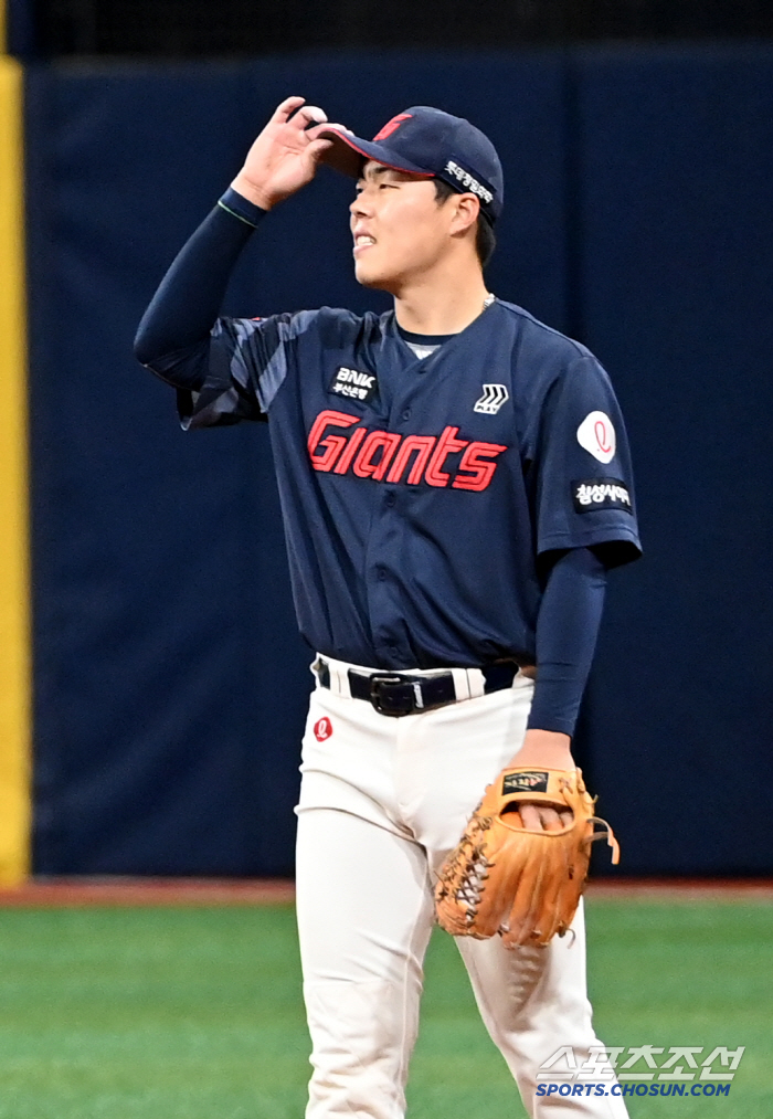 Can we fill the gap in Yun Donghee? Lotte registered the first team on the 8th, Ko Seung-min, Hwang Sung-bin, Park Seung-wook...All of them are competing. 