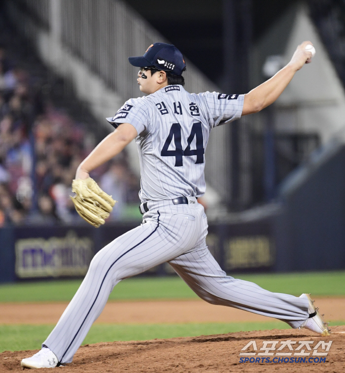 Defensive mistakes → Forget all the basemen! I was looking forward to seeing this...Floral triple Hanwha catches Doosan and escapes for 2 consecutive losses 