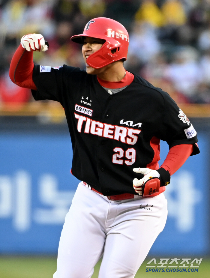 Home runs aren't all you have! Forget the MVP void. Flower director's bitter voice is a huge success...There was a reason for the great pentagon of the late 7th-year prospect. 
