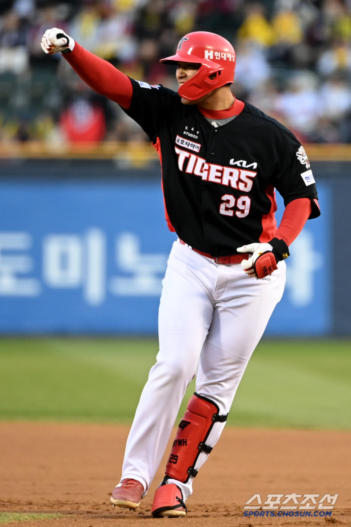 Home runs aren't all you have! Forget the MVP void. Flower director's bitter voice is a huge success...There was a reason for the great pentagon of the late 7th-year prospect. 