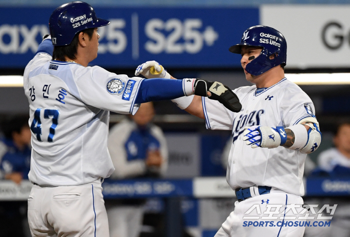 Oh my. Samsung, the No. 1 home run champion. I can't believe I hit all 19 of them in Lapak alone. I'm going to get Lapak phobia. 