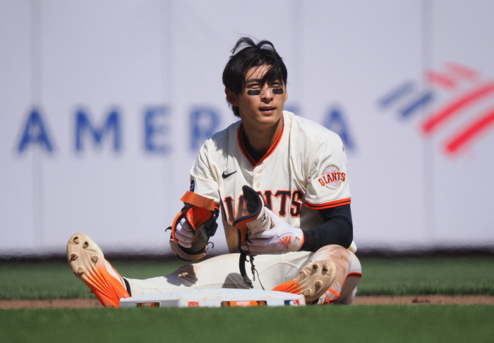 All-star selection → 5th place for hitting king and MVP, and if the media are scrambling to float Lee Jung-hoo, he is a national star