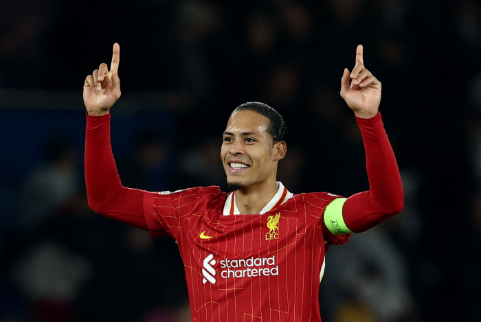 Liverpool's big sergeant, HERE WE GO, too! EPL's Best Winger Ironwall Re-signing Who's the Worst Traitor? I'm really going