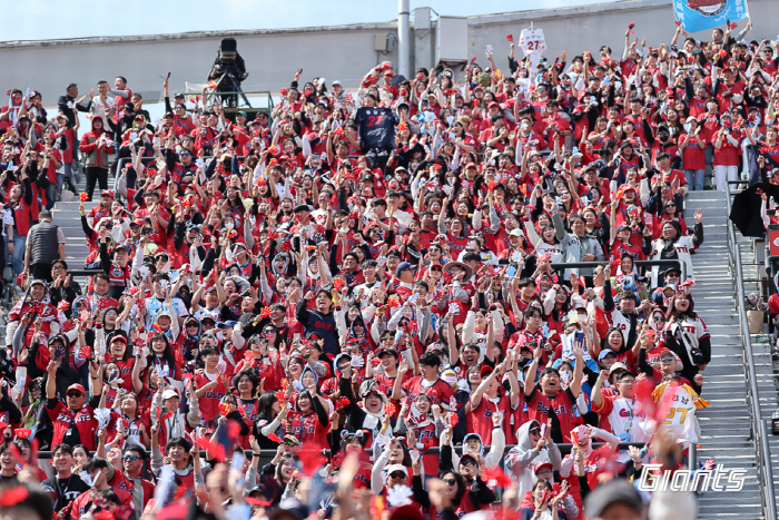 The owner of the baseball holy site will be changed for only the weekend...The first Nakdonggang River Derby this year, what's different about it? N.C. 