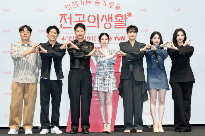  I'll be waiting for the disposal..Ko Yoon-jung → Kang Yoo-seok-up draws a line of youth amid a medical strike (Roundup)
