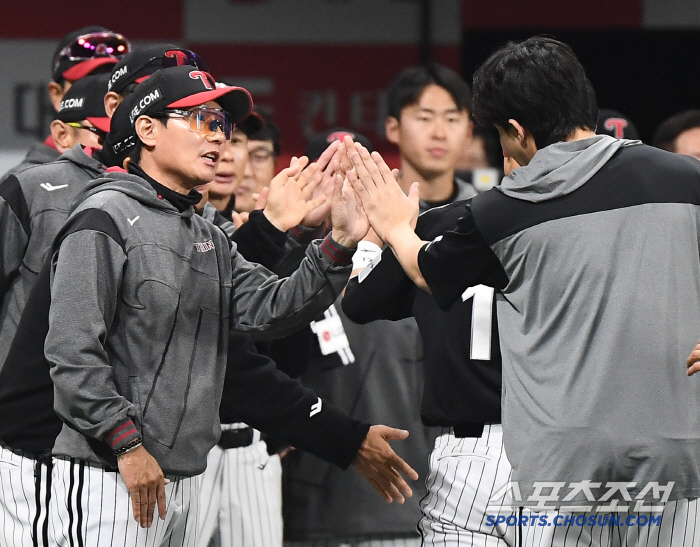 KIA with 3 wins and 13 losses, 6 wins and 10 losses, Kiwoom → 4 wins and 1 loss in their first meeting. The bad feeling has come to an end. LG, which is over the hump, will now meet Doosan and Samsung at home with seven wins and no losses 