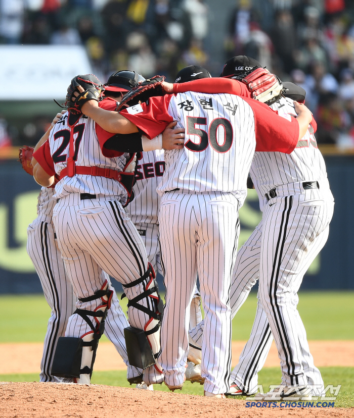 KIA with 3 wins and 13 losses, 6 wins and 10 losses, Kiwoom → 4 wins and 1 loss in their first meeting. The bad feeling has come to an end. LG, which is over the hump, will now meet Doosan and Samsung at home with seven wins and no losses 