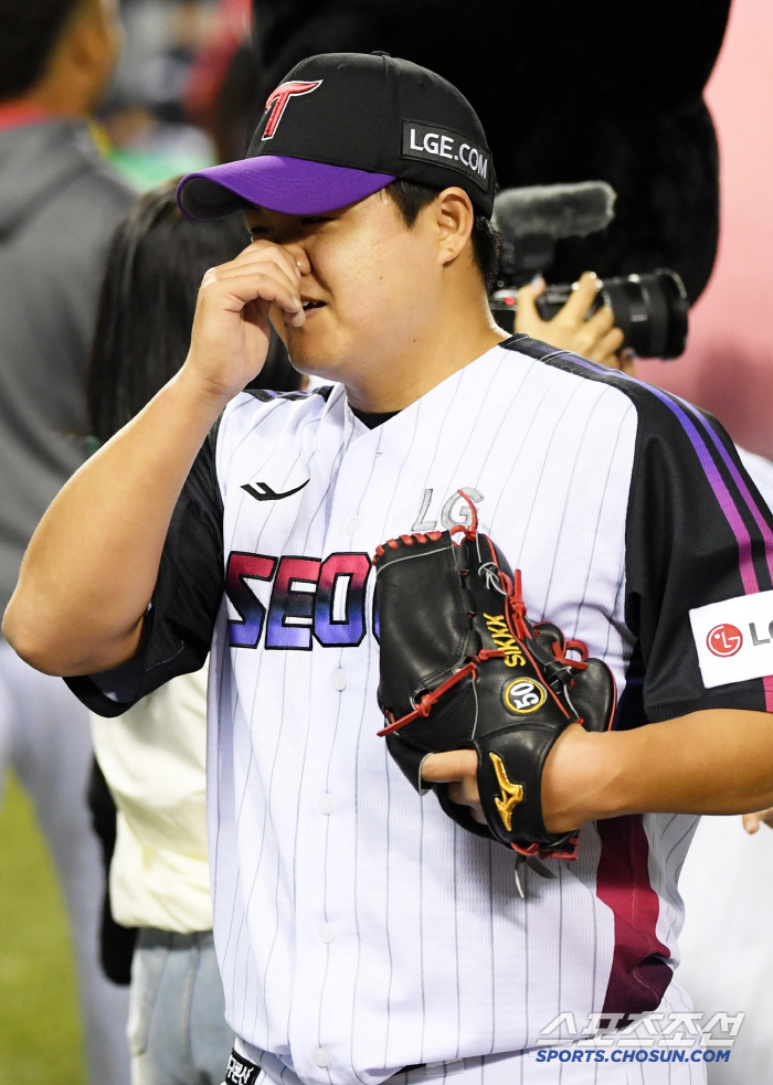 Manager's exit → Three-run → 5.2 billion FA's first save. I think I can turn it upside down. I trusted the defense and made him play fast