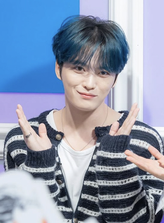 39-year-old Kim Jaejoong becomes the first grandfather of an idol band It's amazing because it's my first time